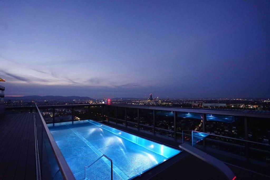 The High-Rise Condo With Pool Wien Exteriör bild